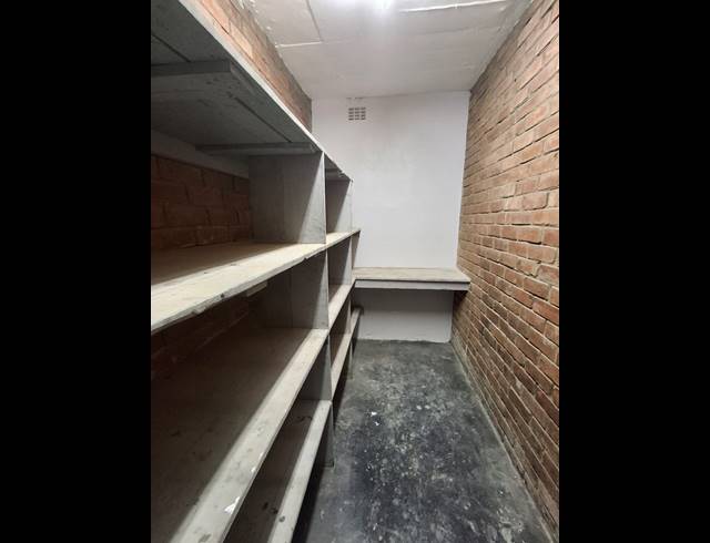1,085M² WAREHOUSE FOR SALE IN BRAELYN INDUSTRIAL